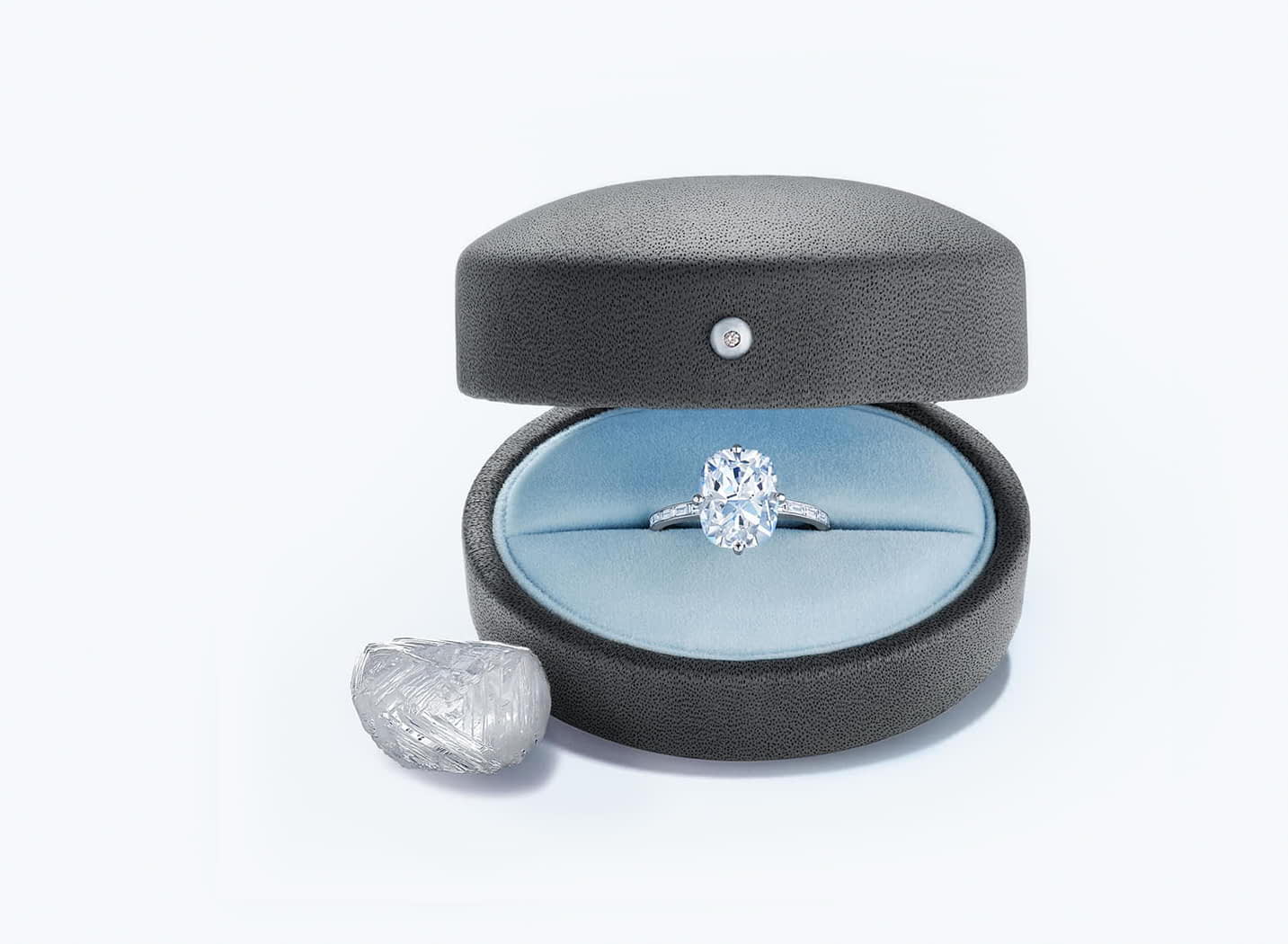 The Fred Leighton Round® Diamond - Kwiat